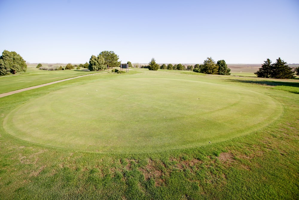 Enders Lake Golf Course Enders, NE Public The Course
